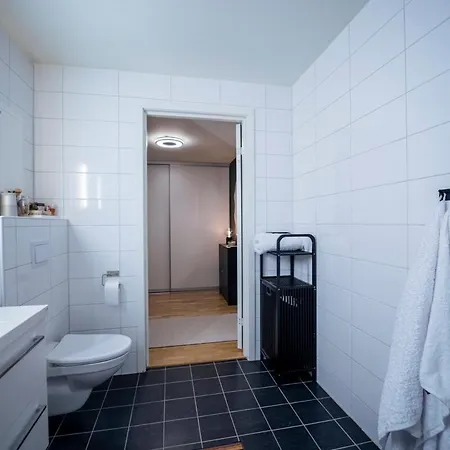 Apartament Lovely Modern With Proximity To The Center!